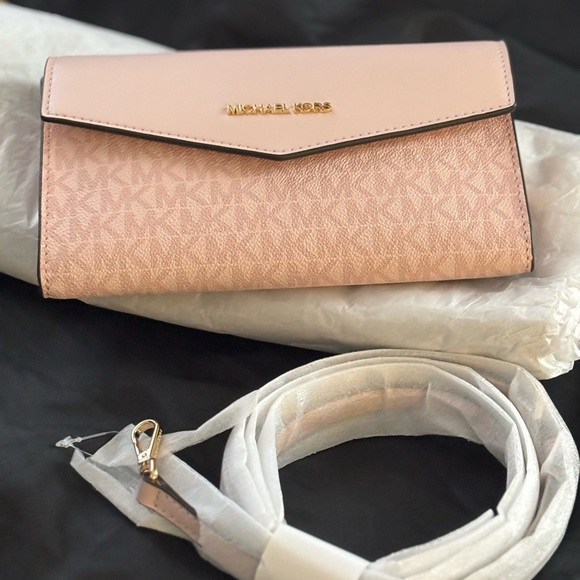 Kate Spade 🆕 pink MK monogrammed
Clutch/crossbody - Picture 3 of 6